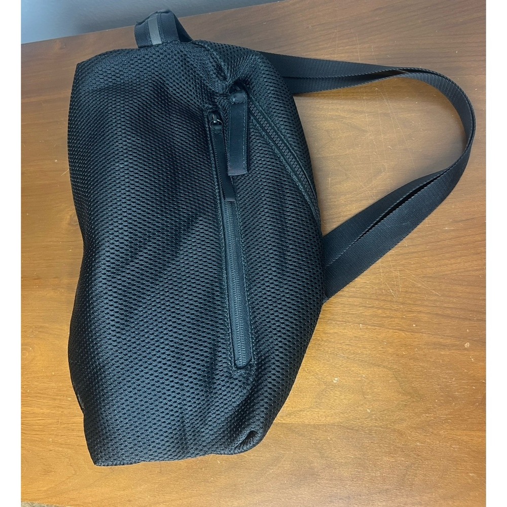 Lululemon Fast‎ Track Bag Black Convertible Backpack Sling Bag